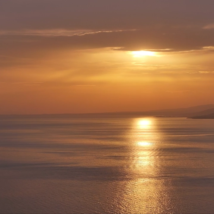 Golden Horizon artwork